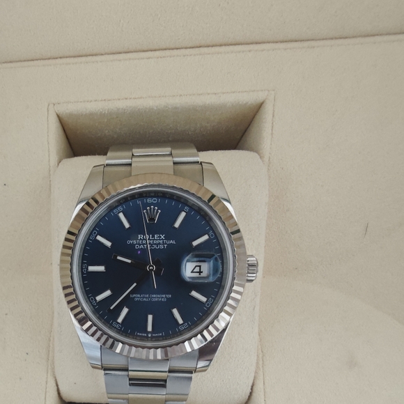 Rolex Datejust 41 Men's Watch - Picture 3 of 7